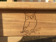 Load image into Gallery viewer, memorial bench with owl carved into wood - 4mb4650