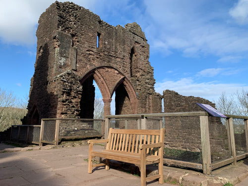 2023-02-26-Rochester bench 5ft in teak wood, Goodrich Castle