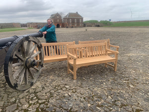 2023-03-03-Rochester bench 5ft in teak wood, Tilbury Fort