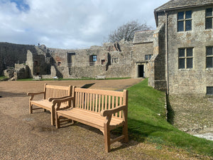 2023-03-18-Winchester bench 6ft in teak wood, Carisbrooke Castle