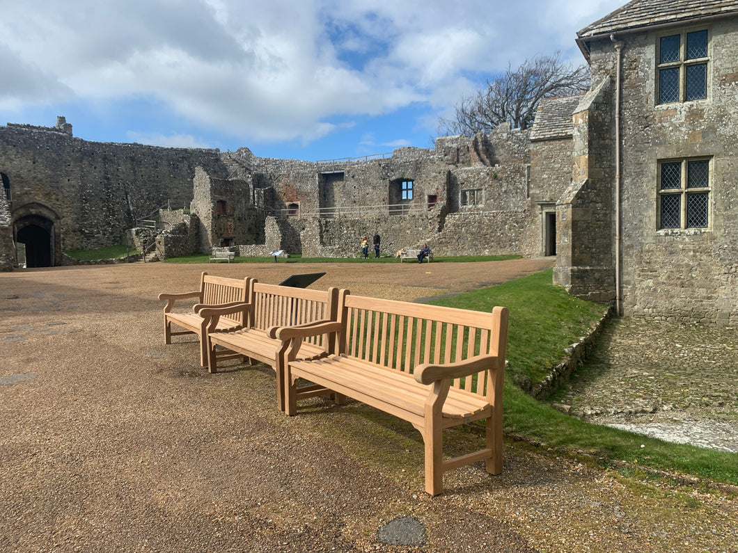 2023-03-18-Winchester bench 6ft in teak wood, Carisbrooke Castle