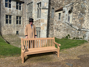 2023-03-18-Winchester bench 6ft in teak wood, Carisbrooke Castle