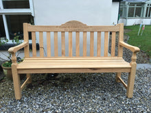 Load image into Gallery viewer, memorial bench with star symbol carved into the wood 4mb4694