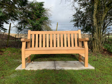 Load image into Gallery viewer, Royal Park Memorial Bench 5ft in FSC Certified Roble wood (Free engraving)