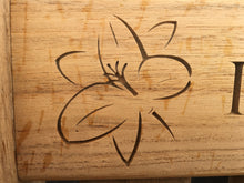 Load image into Gallery viewer, memorial bench with lilly flower carved into wood-4mb4478