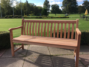 memorial bench with golf club and ball carved into wood - 4mb4548