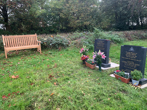 2019-10-16-Kenilworth bench 5ft in teak wood-5969